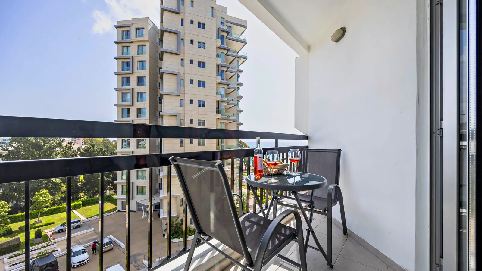 אזור Marathon Beach עם בריכה ונוף לים ליד Limassol