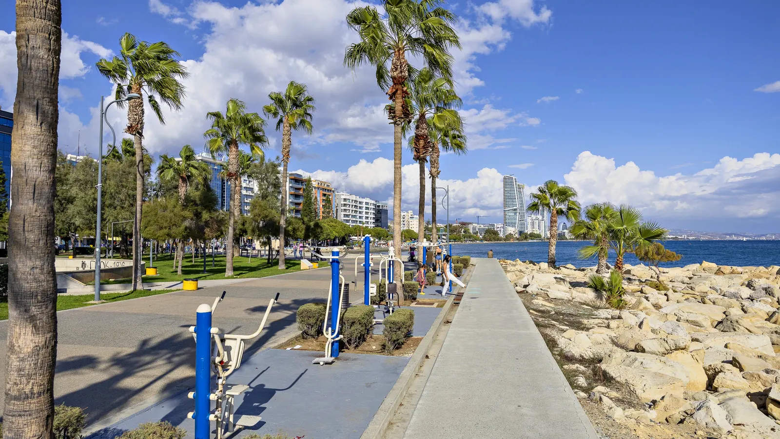 טיילת Molos וחזית הים של Limassol