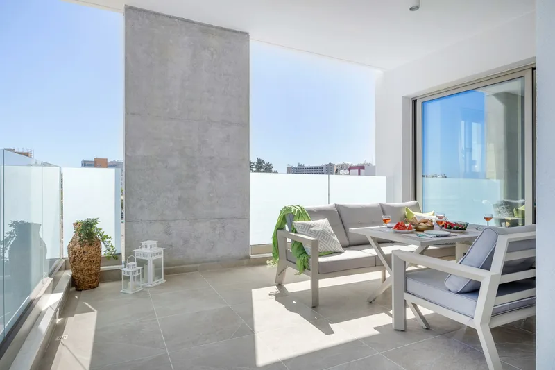 301 Mulberry Court – nowoczesny z dużym tarasem