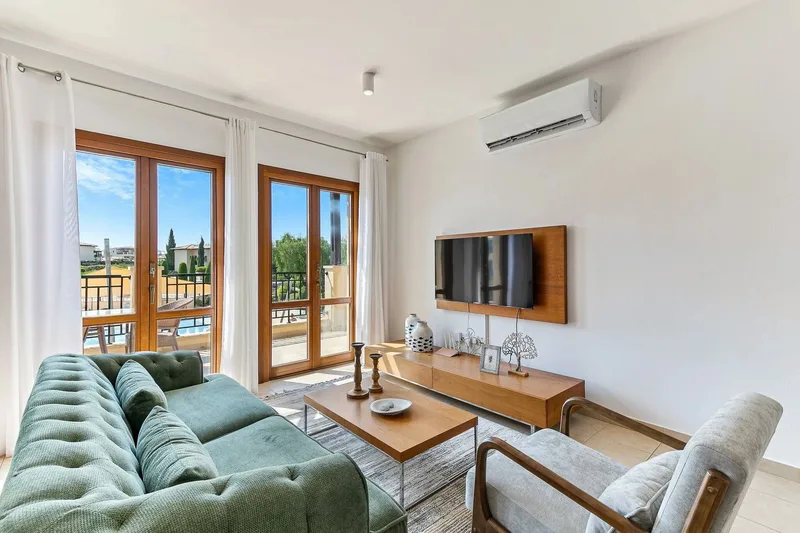 BF12 У близини Aphrodite Hills - Поглед на базен, велика тераса