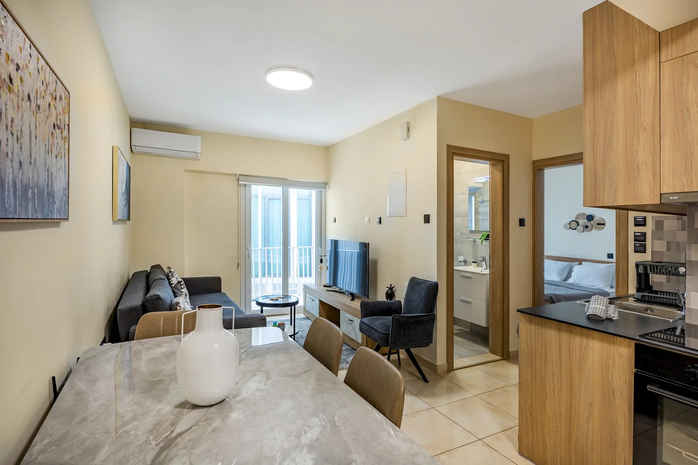 75 Prokymea- צעדים מהים, מרכז העיר, מרפסת - bedroom in Limassol, Cyprus