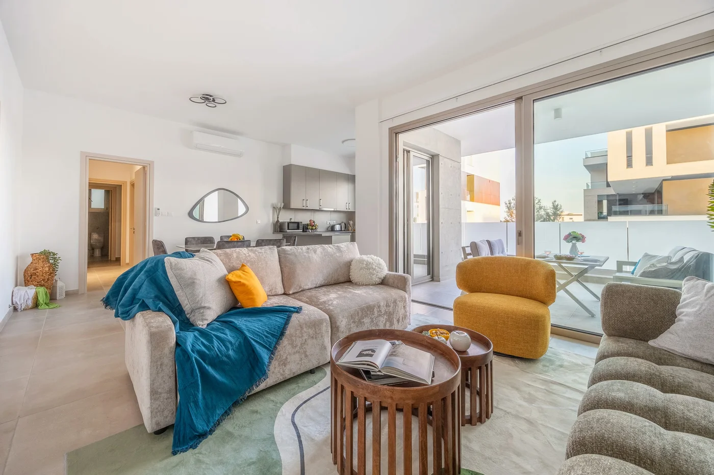 102 Mulberry Court- Светао са великом терасом - living area in Limassol, Cyprus