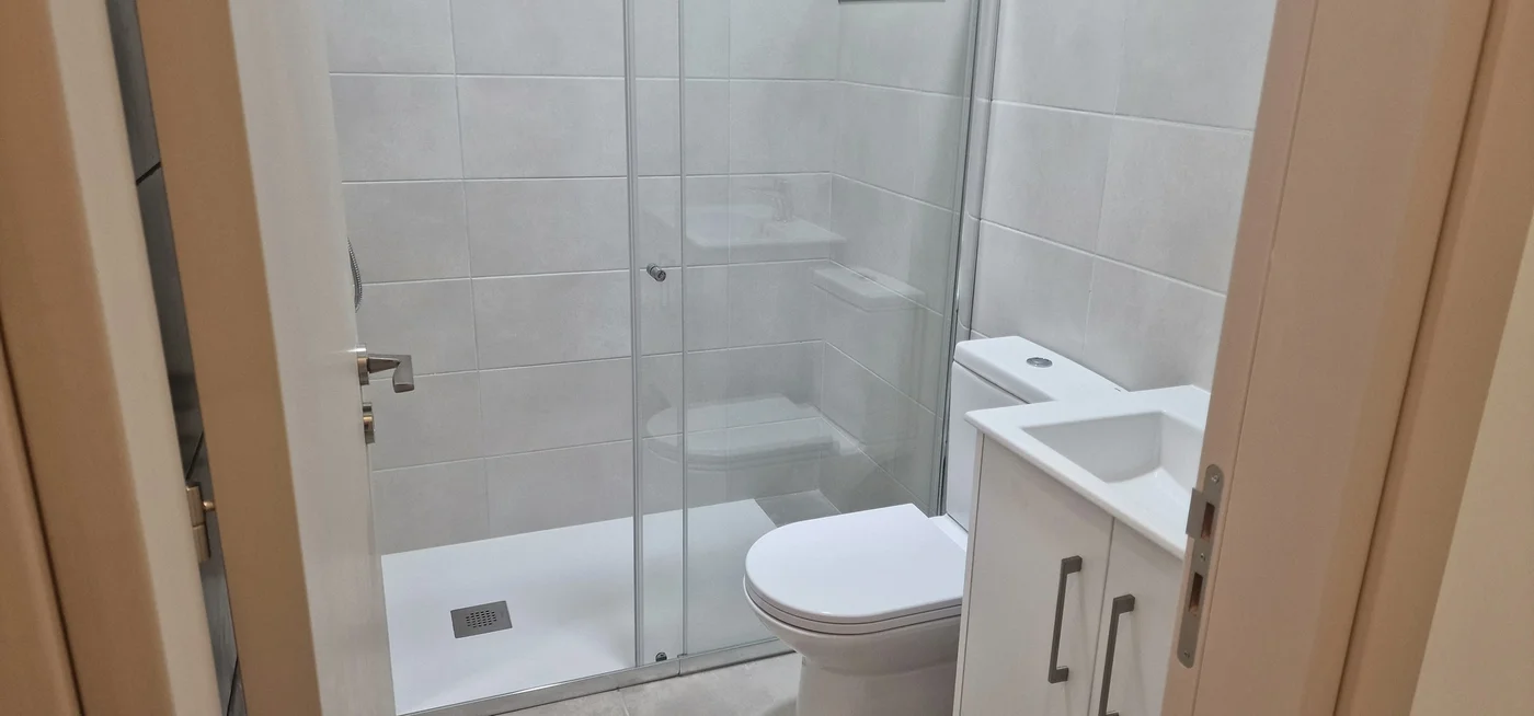 202 Mulberry Court – Elegancki z dużym tarasem - bathroom in Limassol, Cyprus