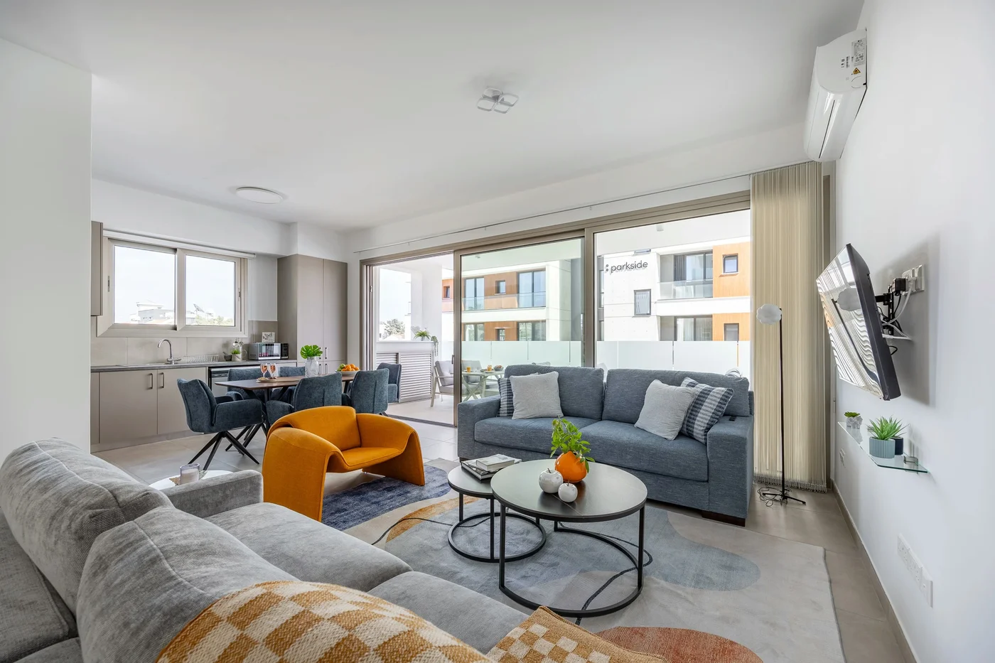 203 Mulberry Court- Стилски са великом терасом - living area in Limassol, Cyprus