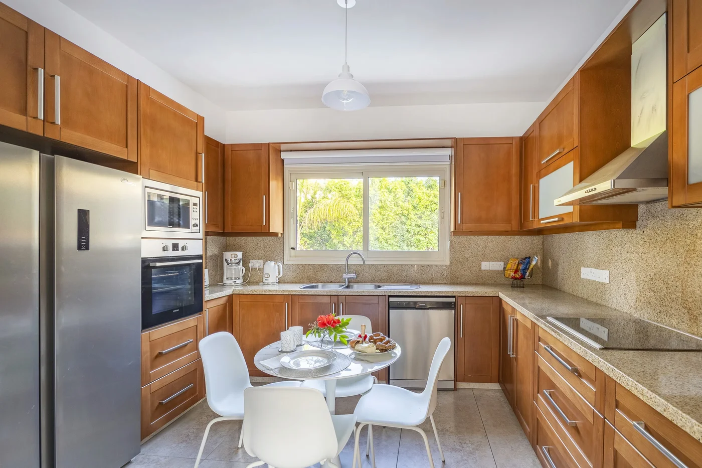 Luxusní vila v Agios Tychon s soukromým bazénem - bathroom in Limassol, Cyprus