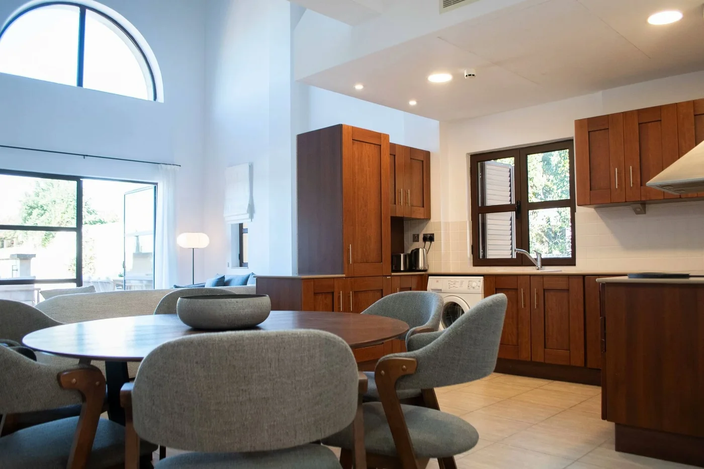 L12 у близини Aphrodite Hills - поглед на базен, велика тераса - bathroom in Aphrodite Hills, Cyprus