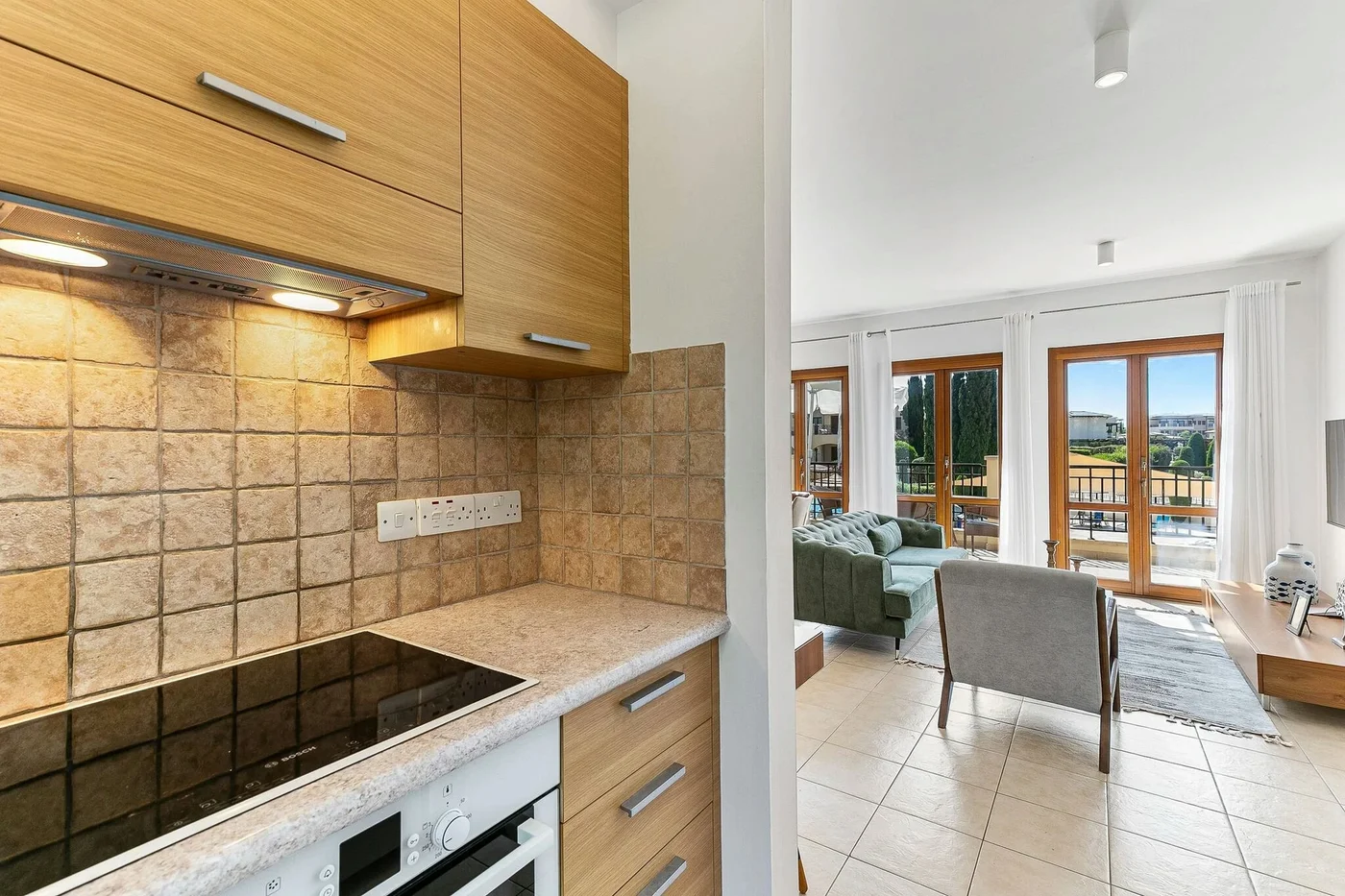 BF12 У близини Aphrodite Hills - Поглед на базен, велика тераса - bathroom in Aphrodite Hills, Cyprus