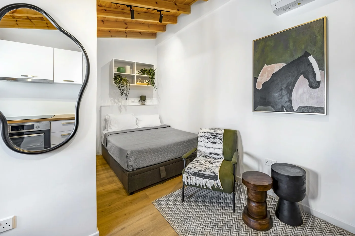 Olga Apt 3 - půvabné studio v přízemí - living area in Limassol, Cyprus