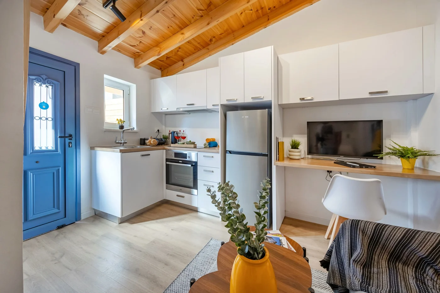 Olga Apt 4 - rozkošné studio v přízemí - living area in Limassol, Cyprus