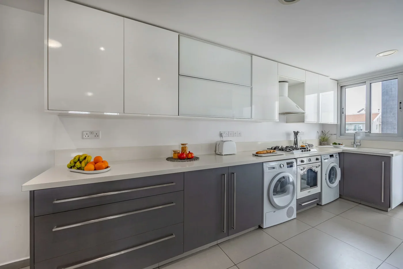 Vasileos Konstantinou - moderní městský byt 2+1 s balkonem - bedroom in Limassol, Cyprus