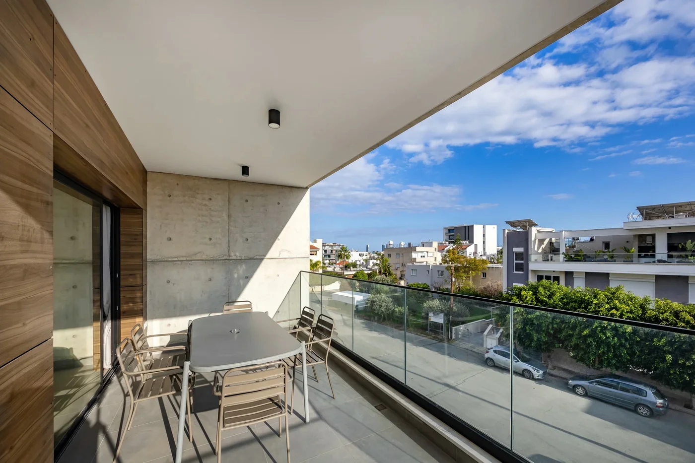 201 Piliou - velký balkon a společný střešní bazén - living area in Limassol, Cyprus