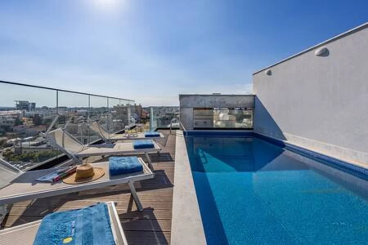 201 Piliou Large Balcony & Shared Rooftop Pool - kitchen in Limassol, Cyprus