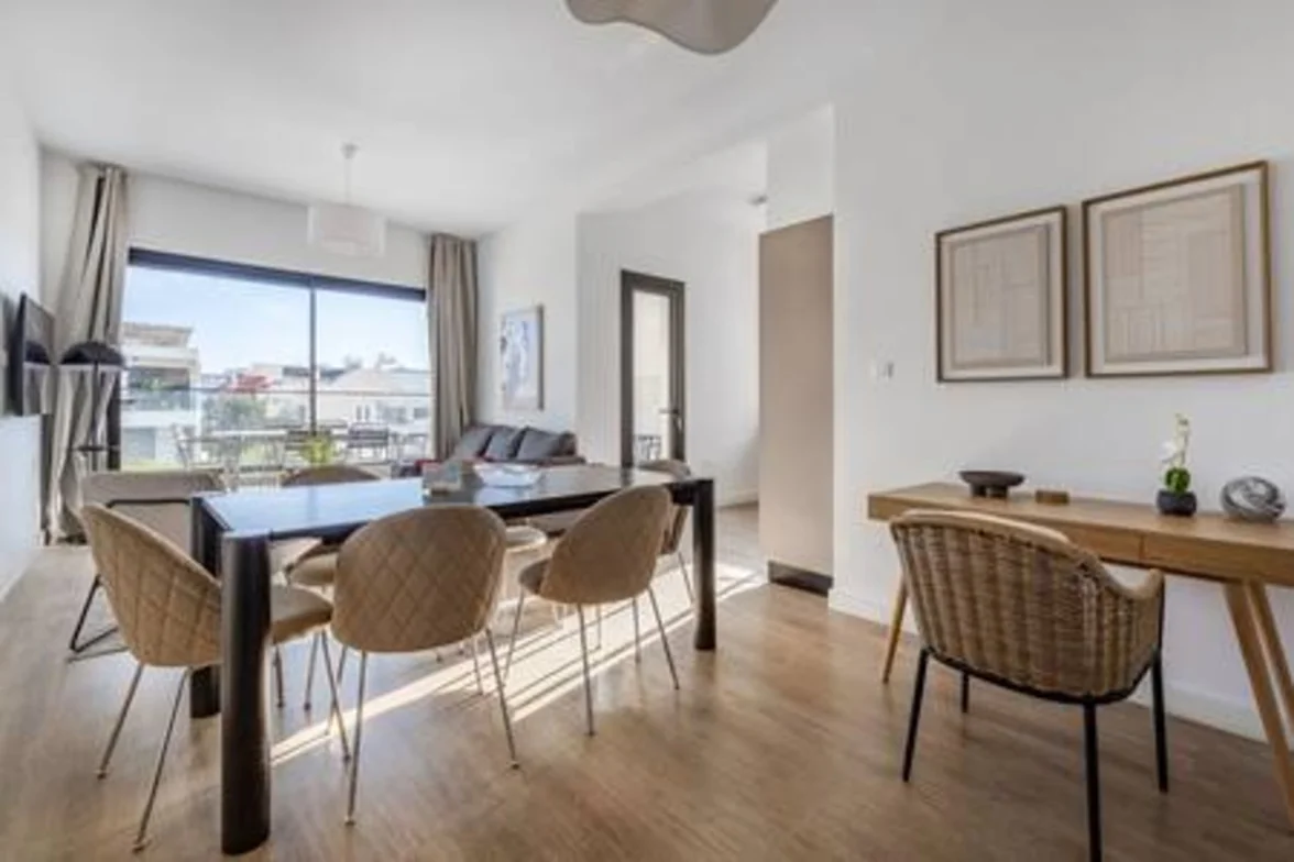 101 Piliou City View & Shared Rooftop Pool - bathroom in Limassol, Cyprus