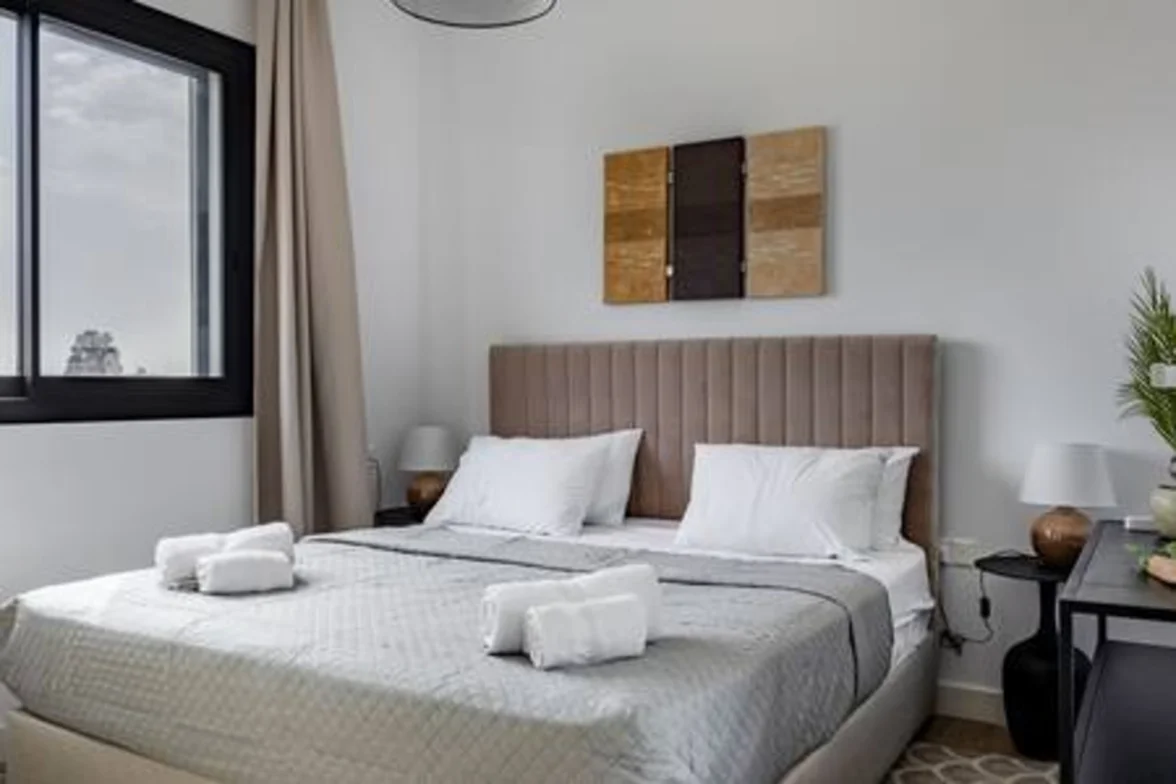 203 Sfiggos - City Views & Rooftop Pool Access - bedroom in Limassol, Cyprus