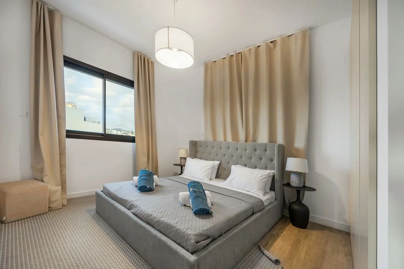 203 Piliou - City Views & Rooftop Pool Access - bedroom in Limassol, Cyprus