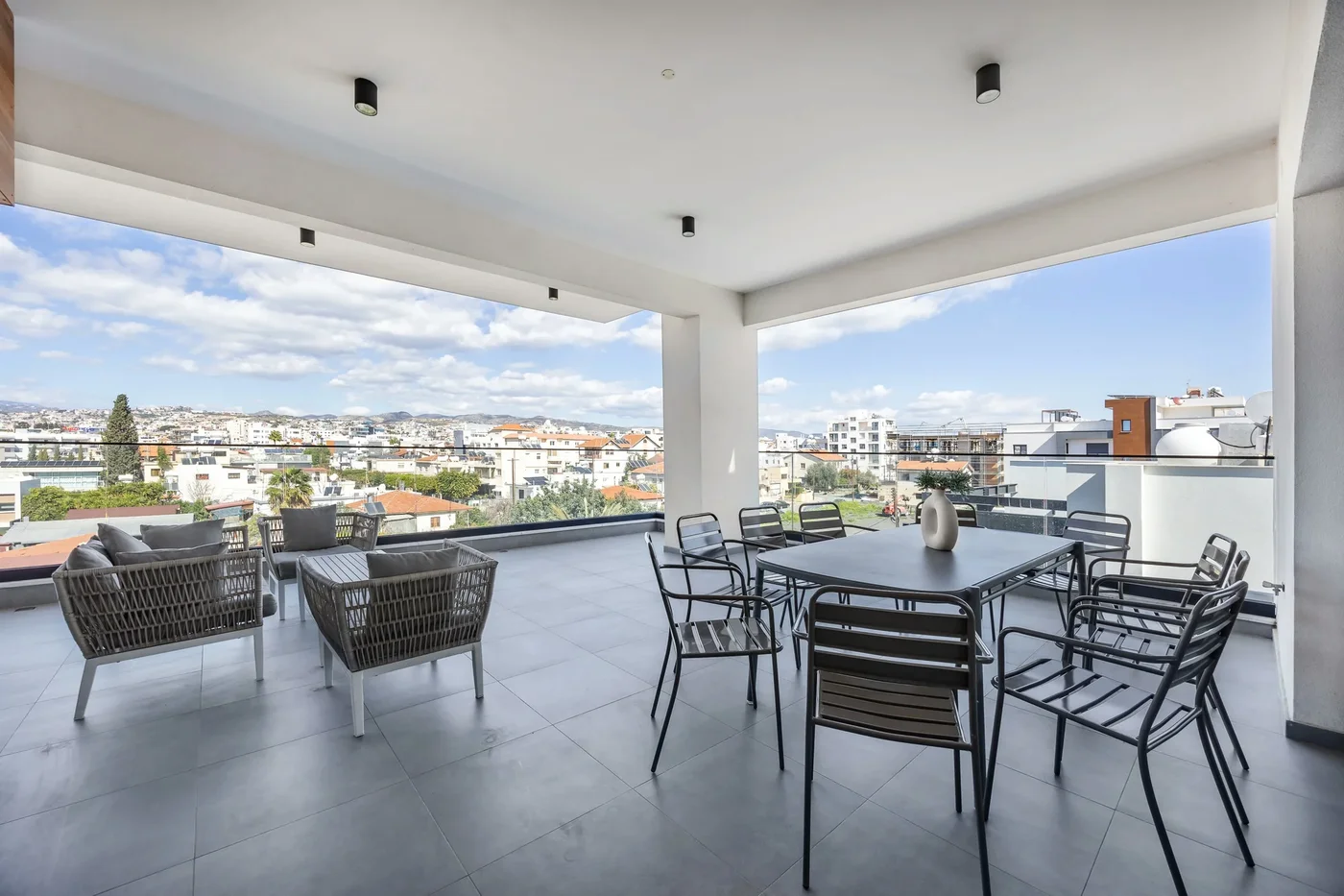 301 Sfiggos - Velká terasa a společný bazén na střeše - bedroom in Limassol, Cyprus