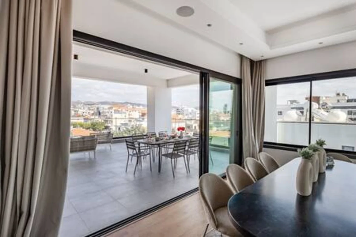 301 Sfiggos – Stor terrasse og felles taktbasseng - bathroom in Limassol, Cyprus