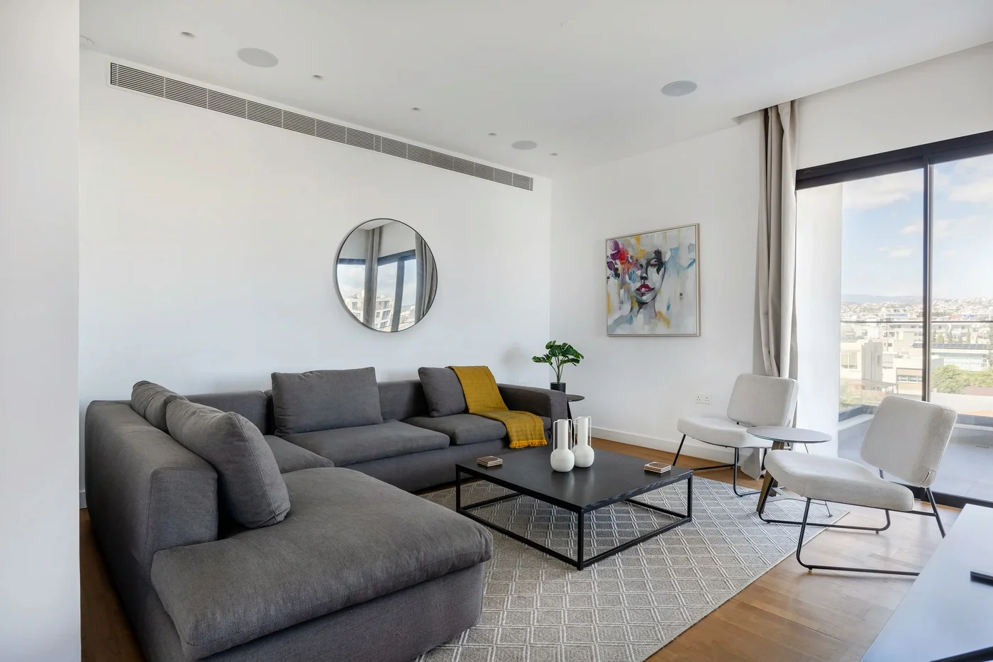 301 Sfiggos - Velká terasa a společný bazén na střeše - bathroom in Limassol, Cyprus