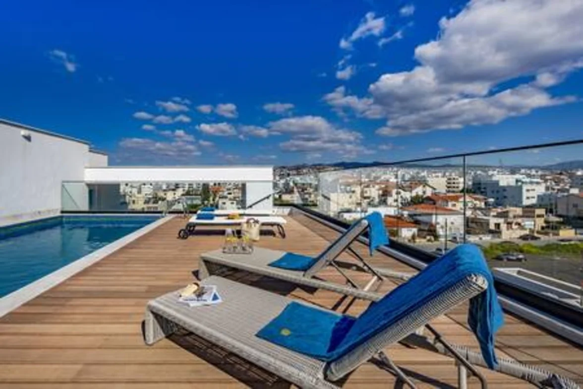 Sfiggos Premium Studio - Duży Taras i Wspólny Basen - living area in Limassol, Cyprus