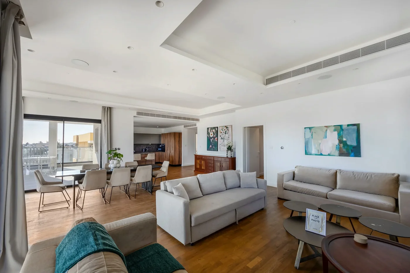 301 Piliou - Velká terasa a společný bazén na střeše - living area in Limassol, Cyprus