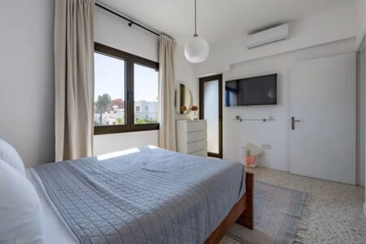 Trygoni Court - Elegant Downtown 3-bdr Apartment - bathroom in Limassol, Cyprus
